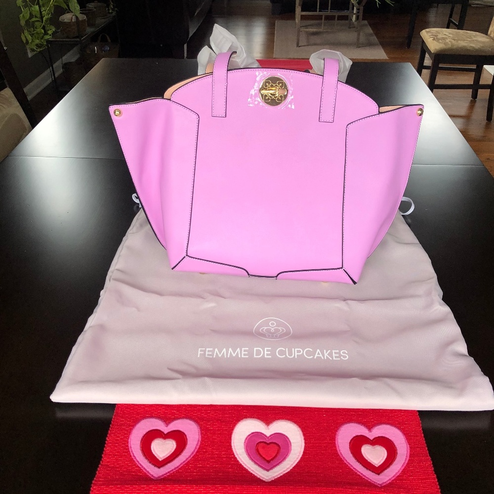 "SOLD" - Femme de Cupcakes Maui tote (New)